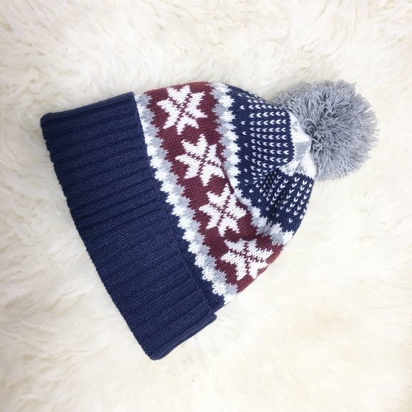 Unbranded Classic Knit Pompom Hat - Picture 1 of 2